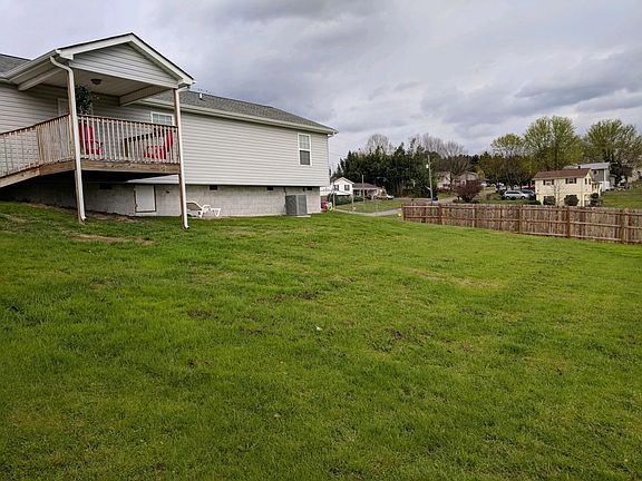 4th image of 2426 Ella Dr SE