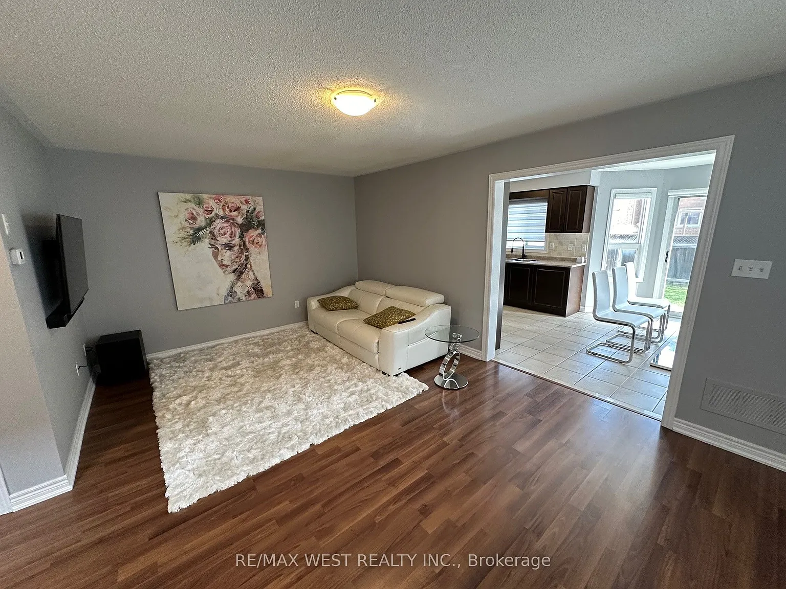 3 bed, $3,575 — Photo 4