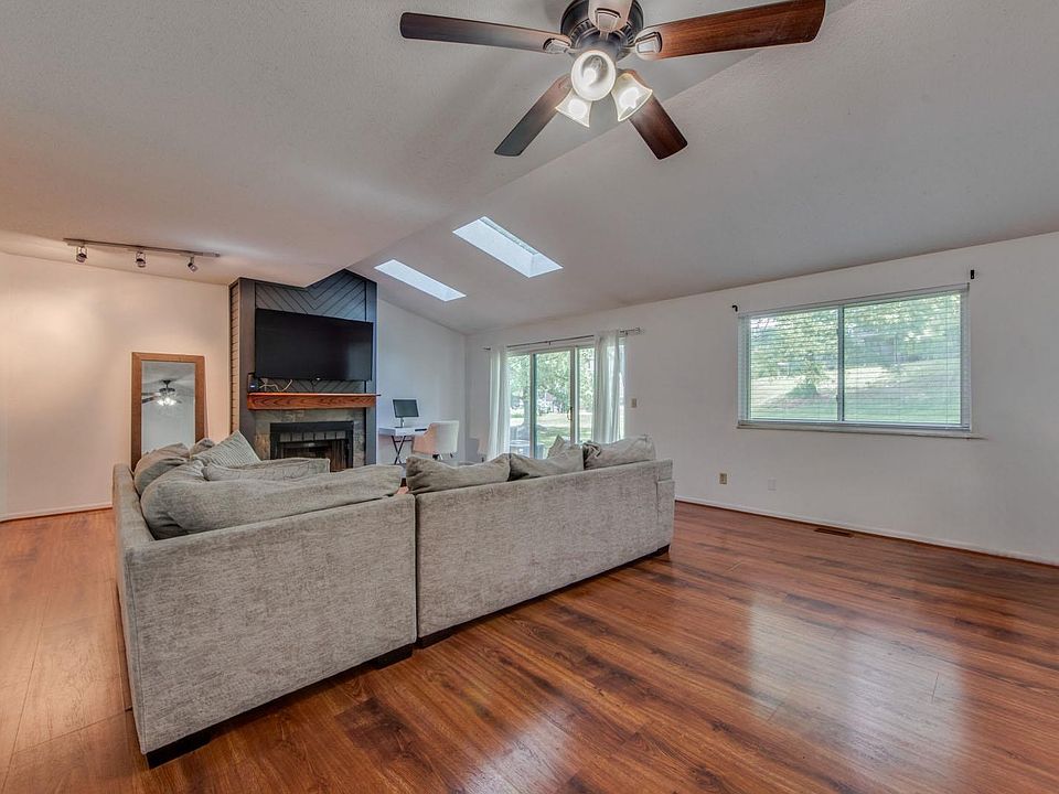 1st image of 2354 Seven Pines Dr