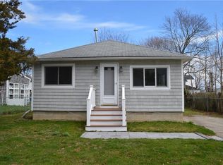 3 Coggeshall St, Warren, RI 02885