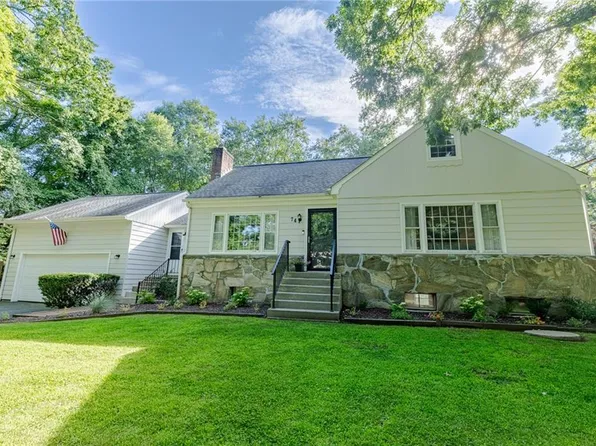 74 Follett St, North Smithfield, RI 02896