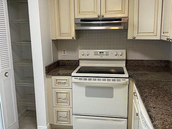 4th image of 6525 S Oriole Boulevard #103