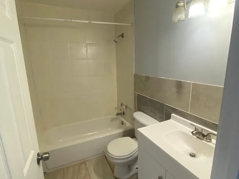 860 Charles Ave — Photo 5