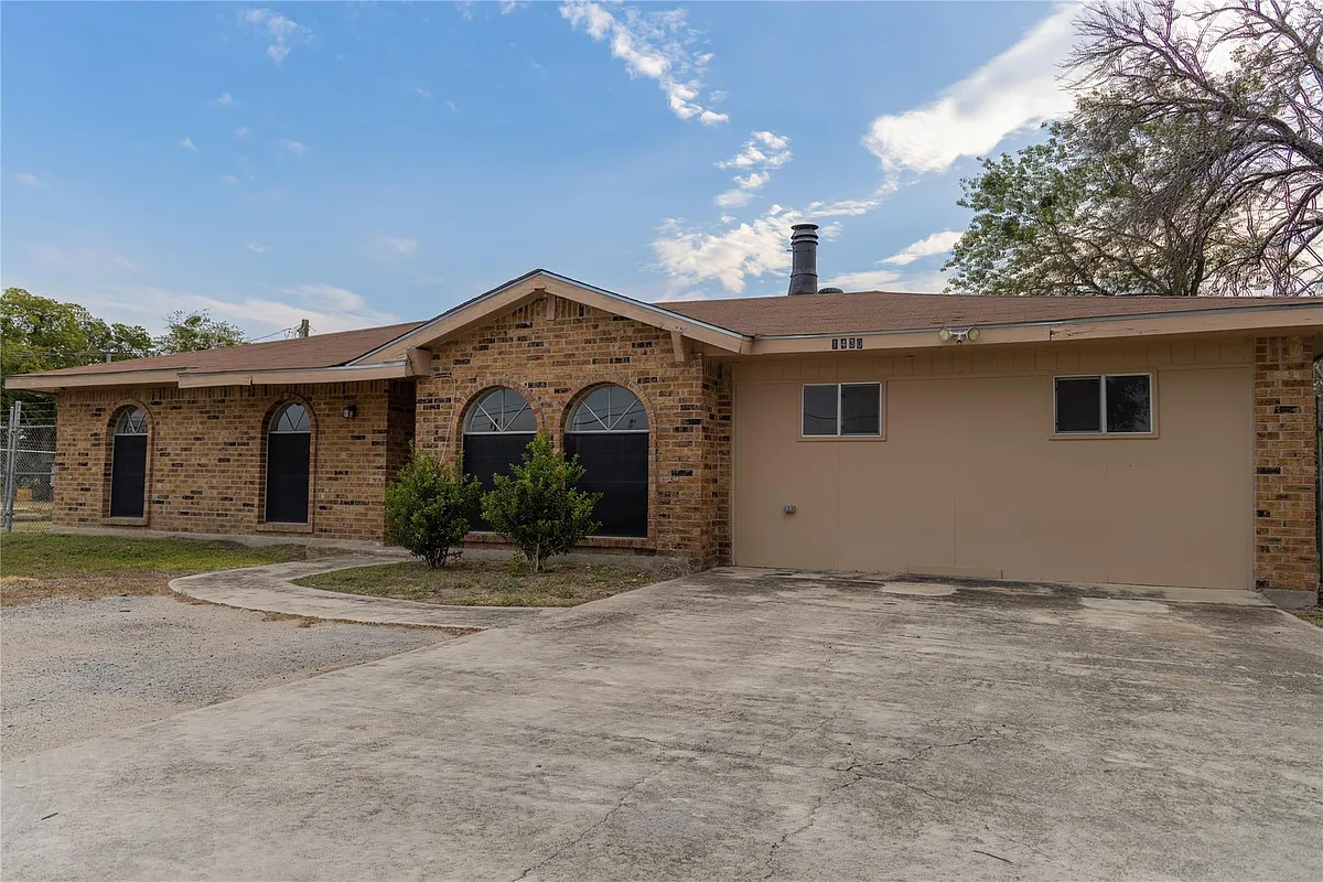 Building Photo - 1430 N State Highway 46
