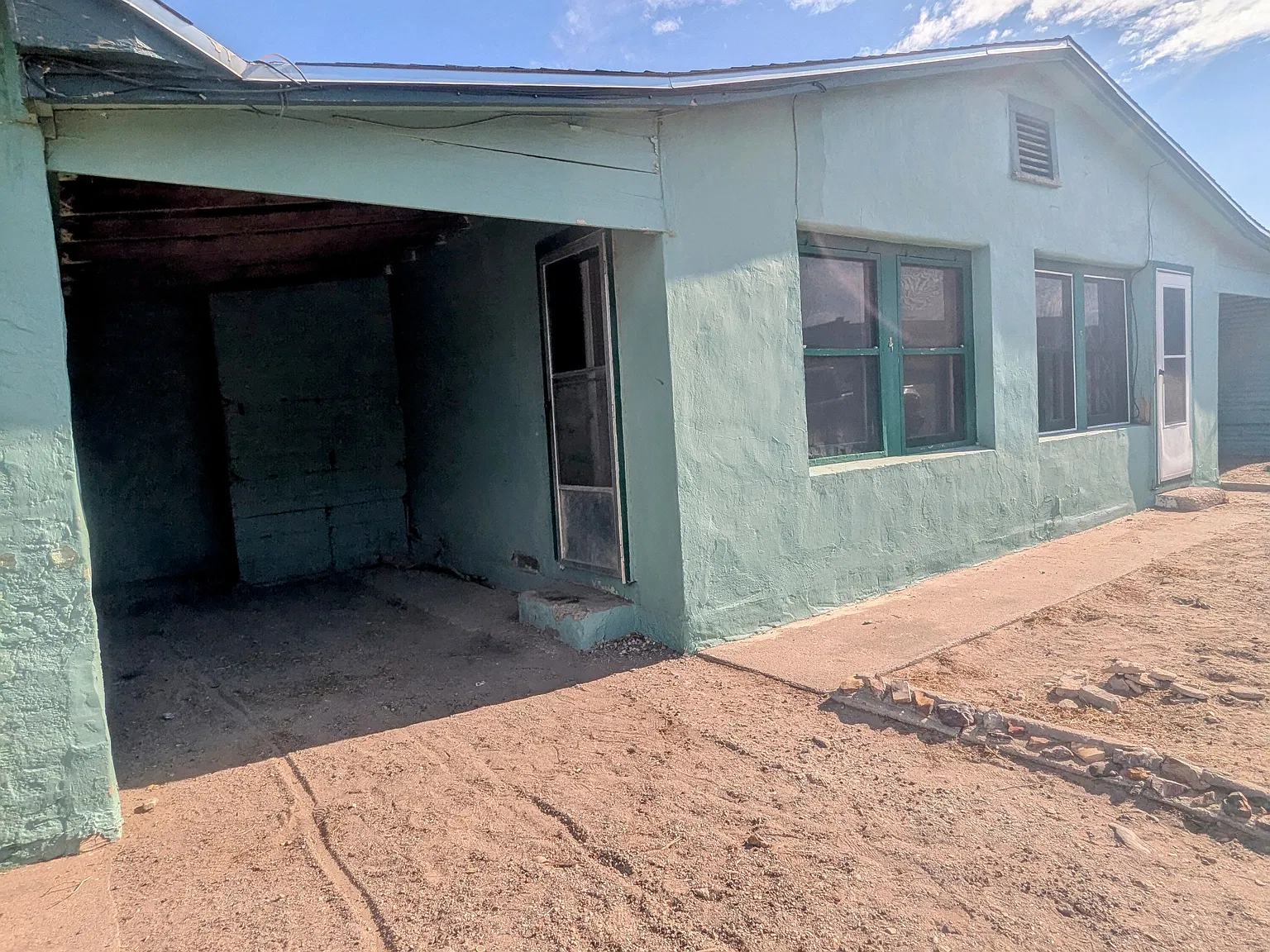 Studio, 350 sqft, $775 — Photo 1