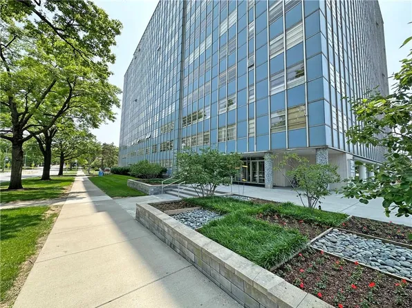 333 W Meyer Blvd APT 414, Kansas City, MO 64113