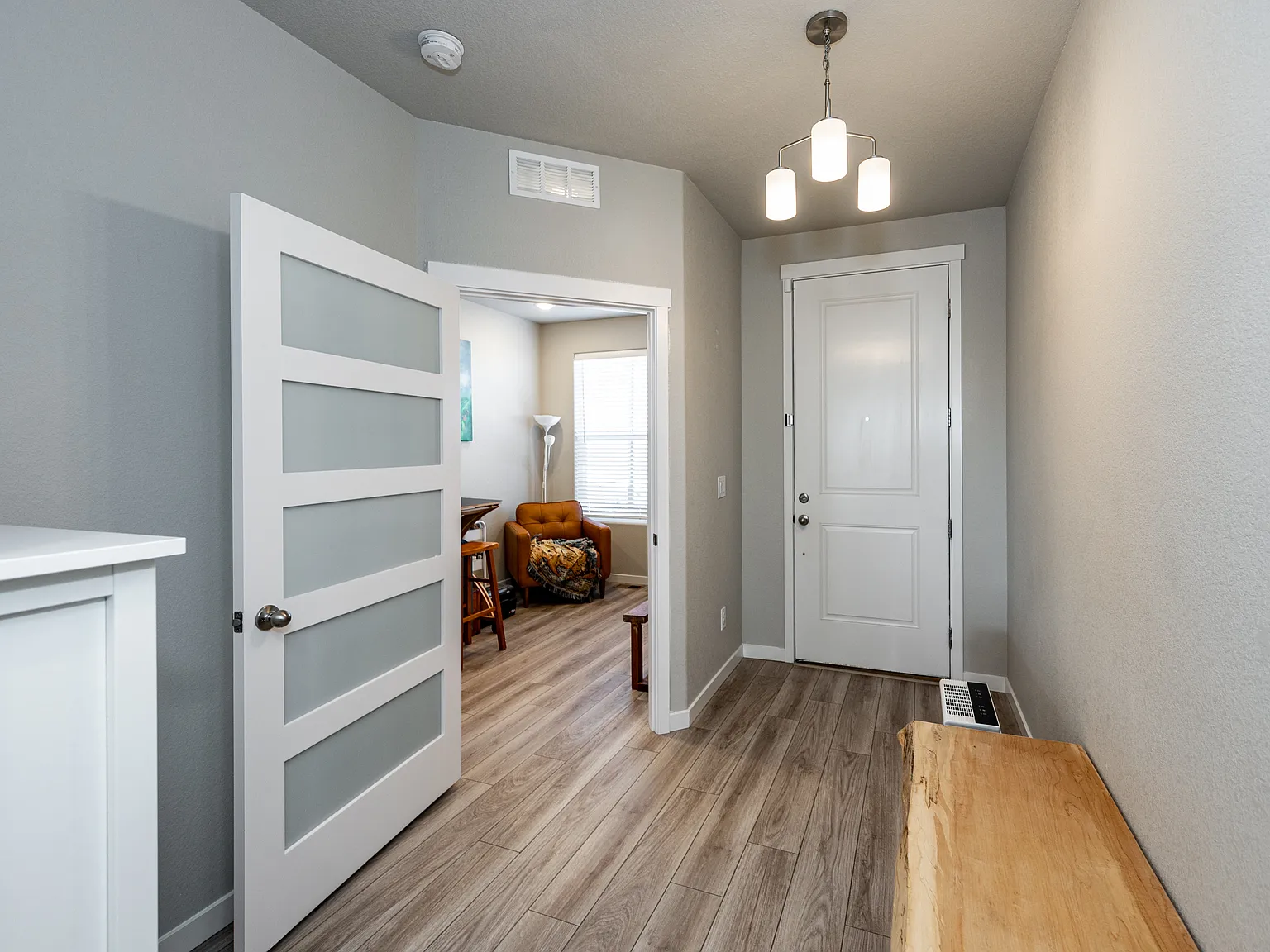 6 bed, 3.5 bath, 3377 sqft, $3,232 — Photo 3