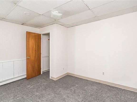 3rd image of 60 Spring St