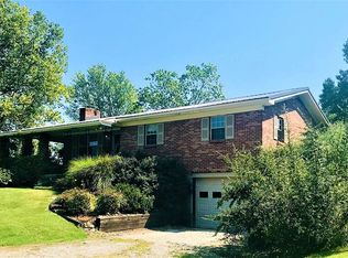 100 Parvin Rd, Irvine, KY 40336