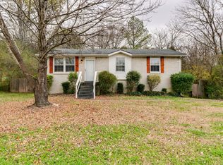 107 Dennis Rd, Hendersonville, TN 37075