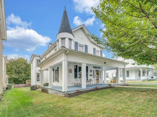 219 Academy St, Salem, VA 24153