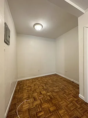 Rented by Peter R. Hungerford, LREB | media 3