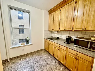 Rented by Luxian International Realty LLC