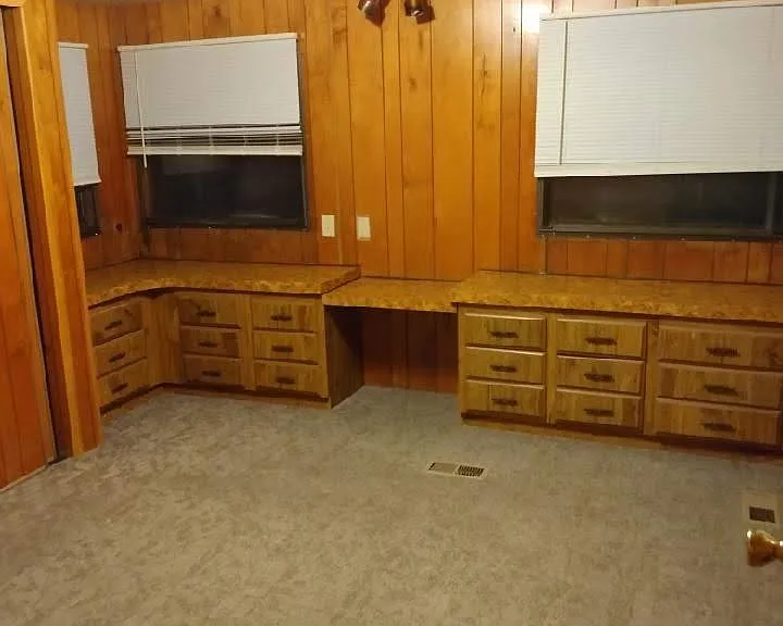 407 E Walnut St #F — Photo 4