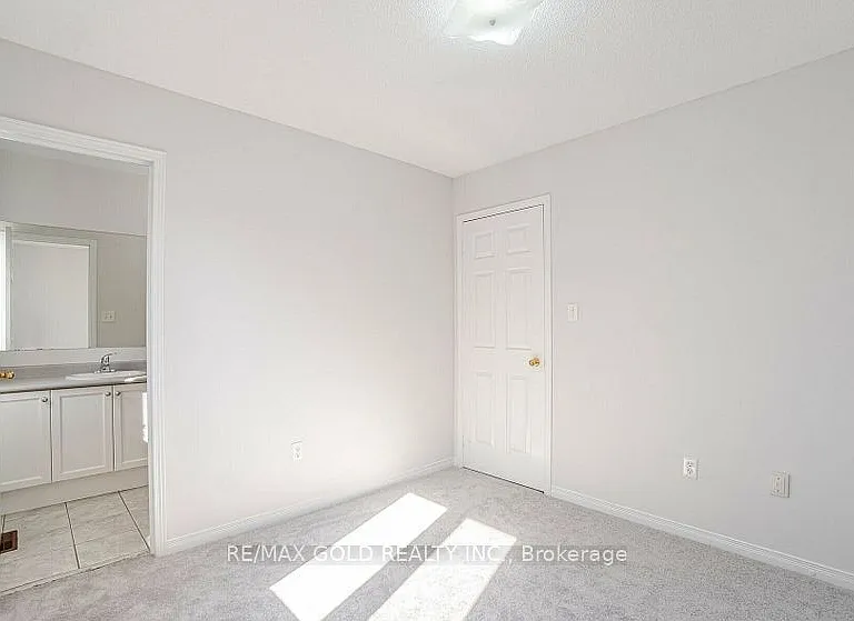 69 Portrush Trl — Photo 32