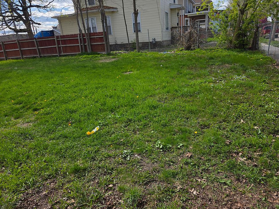 2nd image of 2029 Willow Ave N