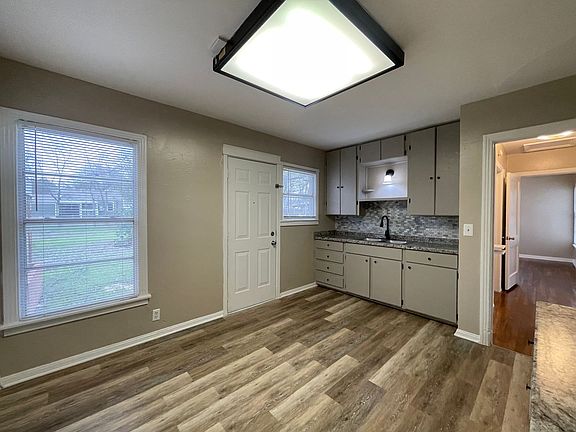 4th image of 7424 Arlie Ave