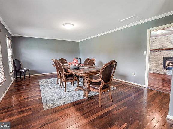 5th image of 1913 Rose Pl