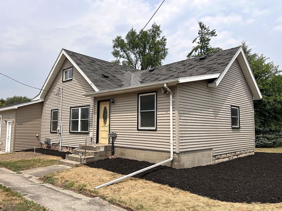1st image of 302 W Polly St