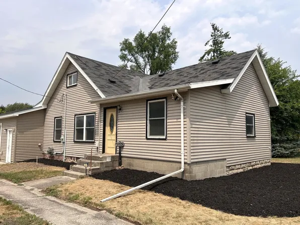 302 W Polly St, Perry, MI 48872