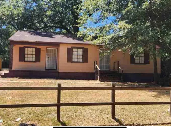 2823 Fairhill Dr, Jackson, MS 39212