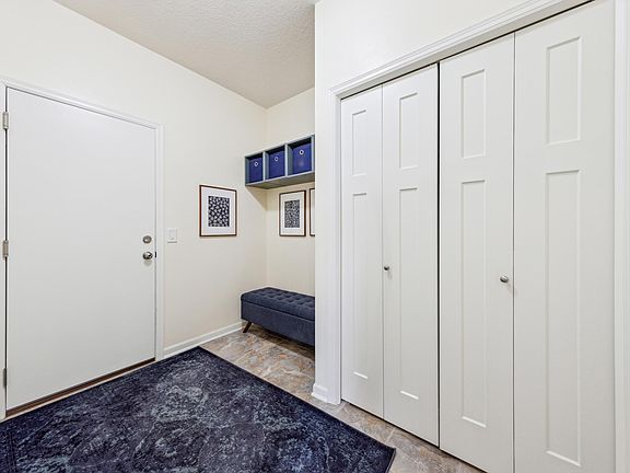 3rd image of 7701 Edgebrook Dr