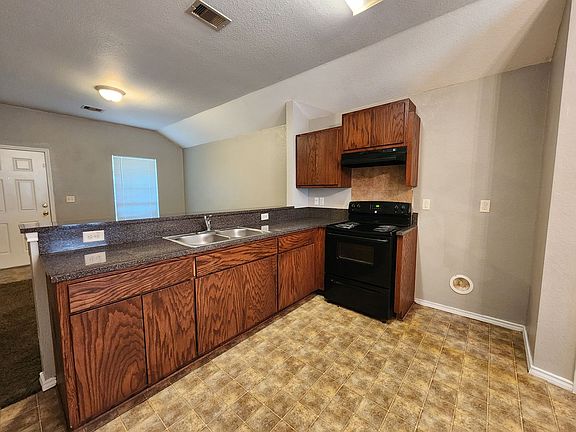 3rd image of 1437 Fulton Ave