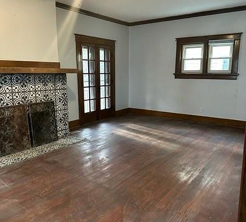 2nd image of 1339 Amherst Pl