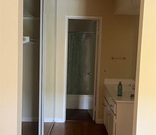 15425 Sherman Way #101 — Photo 16