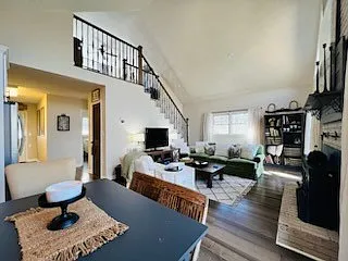 1070 Hawkins Rd — Photo 10