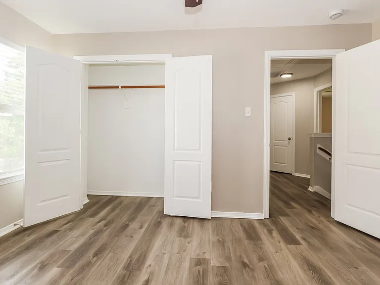 1089 Shadow Glenn Dr — Photo 15