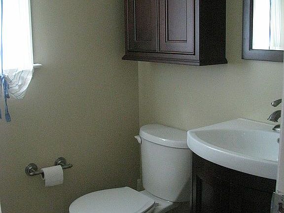 First floor 1/2 bath