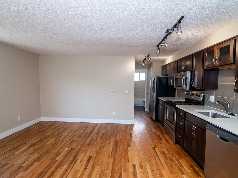 Lofts @ 1418 — Photo 20