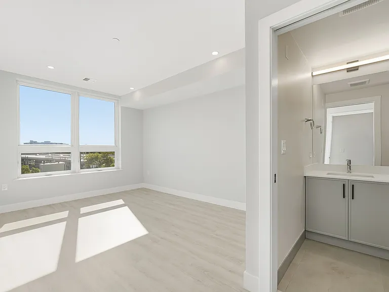 Skylar Lofts JC — Photo 46
