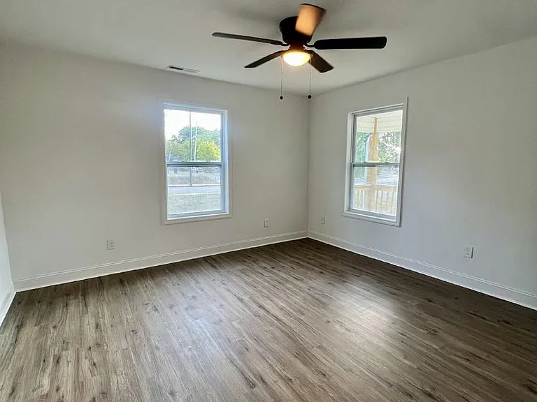 1500 Arlington Ave — Photo 9