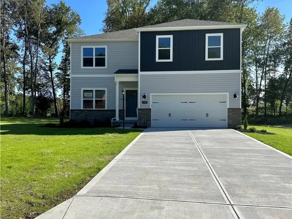 125 Winterwood Dr, Butler, PA 16001