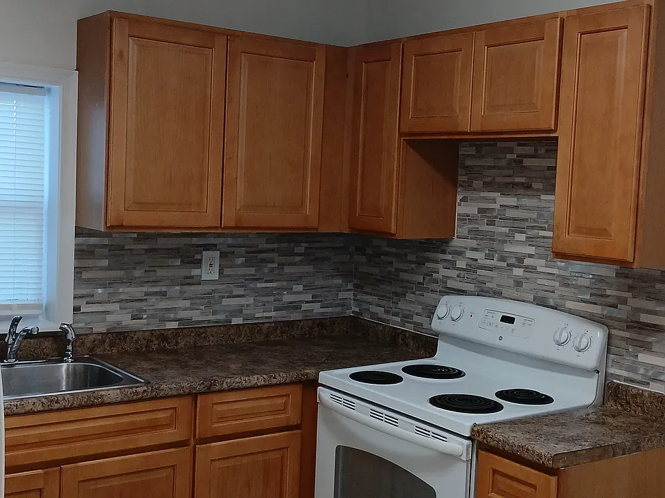 18 E Bringhurst St #2A