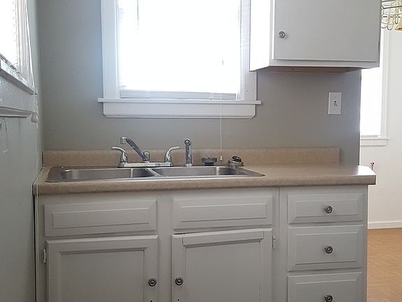 2nd image of 3101 South St