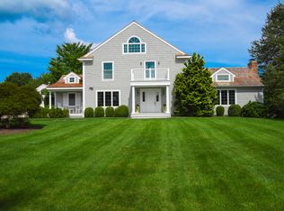 11 Wainscott Hollow Rd, Wainscott, NY 11975