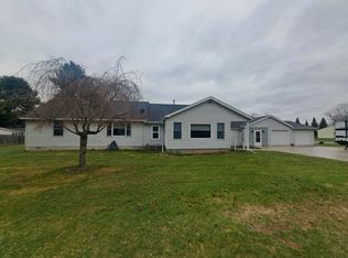710 E Michigan St, Farwell, MI 48622
