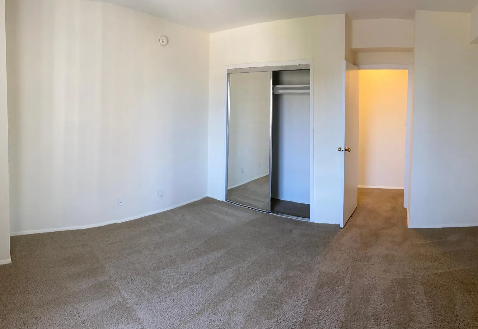 2 bed, 1200 sqft, $1,600 — Photo 4