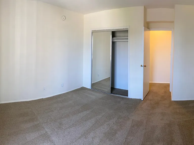 357 S Curson Ave #9 — Photo 4