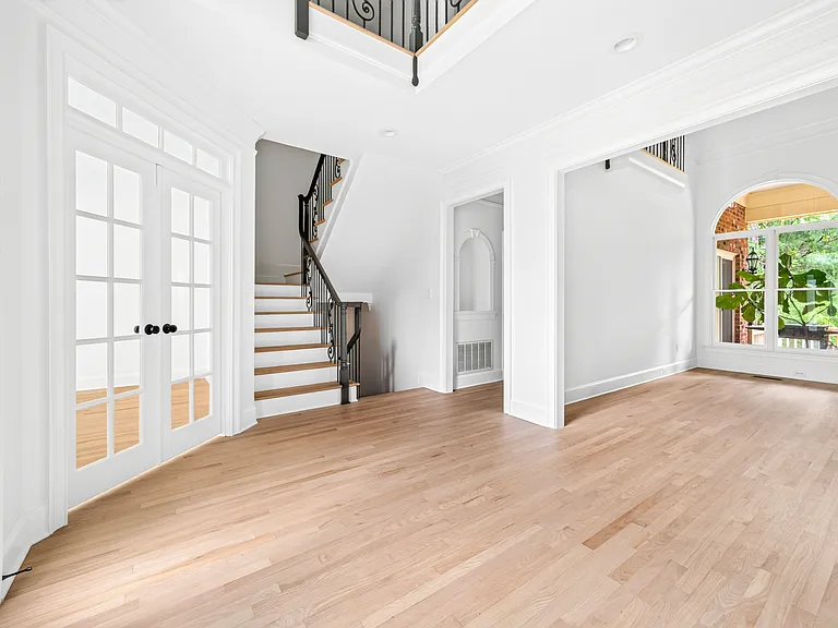18716 Hammock Ln — Photo 17