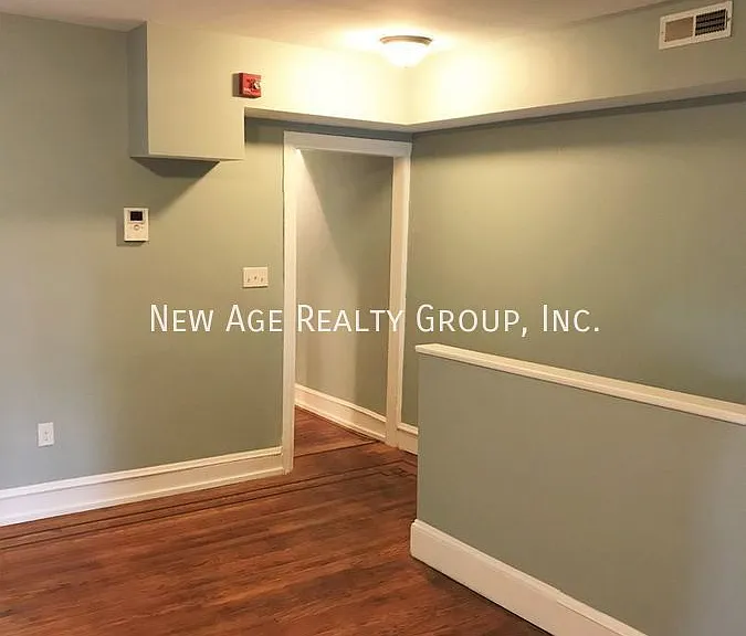 244 W Girard Ave #2 — Photo 5