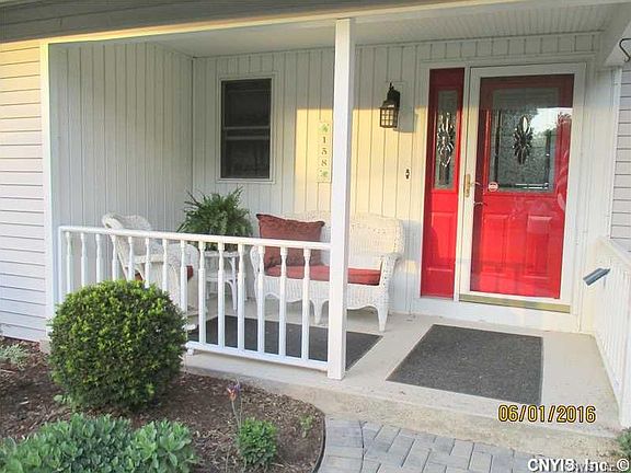 3rd image of 158 Winding Way