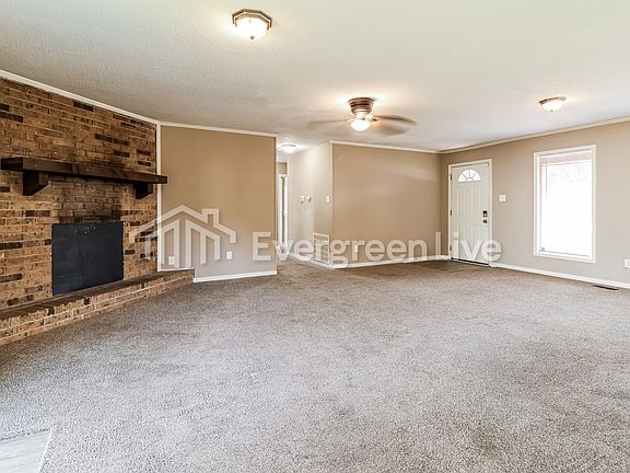 3rd image of 216 Stonewall Dr