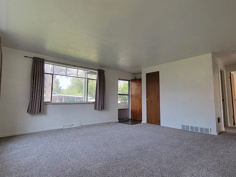 767 Miller Ct — Photo 3