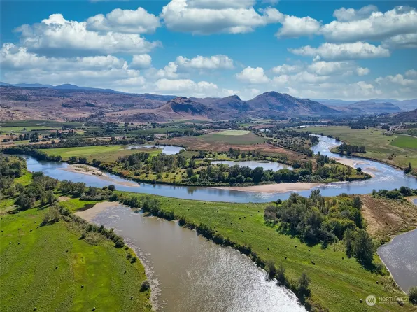 1640 Highway 7, Oroville, WA 98844