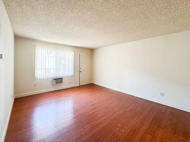 4623 Prospect Ave #3 — Photo 15
