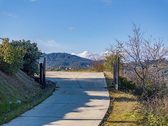 3rd image of 16275 Valparaiso Way